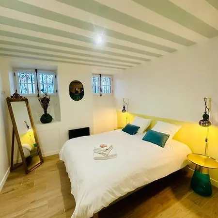 Apartament Chez Madeleine Au Petit Palais