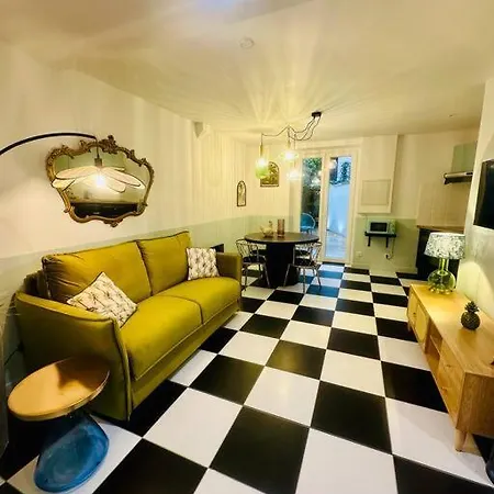 Chez Madeleine Au Petit Palais Apartment