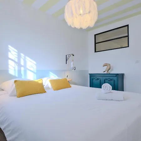 Apartament Chez Madeleine Au Petit Palais
